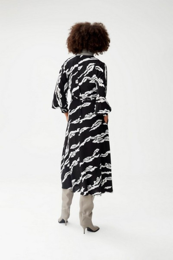 https://stylease.co/uploads/products/0XNCzCAhwDr0E6XMjInzkGfiOOgSDCMYlVMLxQxa.jpg