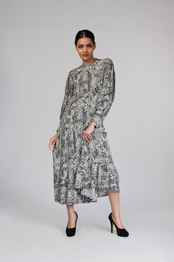 https://stylease.co/uploads/products/1smsO07Ou80fXy83d53KjHcGWHAmDnh4J3REWipR.jpg