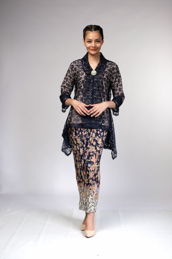 Elegant Navy Kebaya with Silver Flower Brooch