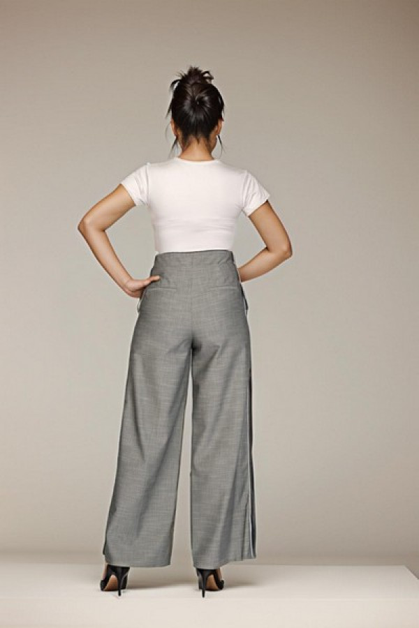 https://stylease.co/uploads/products/3oPSSqhPVvVXtmJPSbe20dOBJodDMzOsT3BZjaE8.jpg