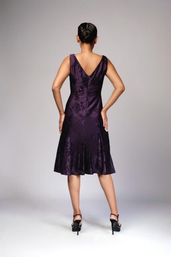 https://stylease.co/uploads/products/8LXZKzVYrKKAEvN20iwWfjm62TnhVCuyeNtwVJGh.jpg