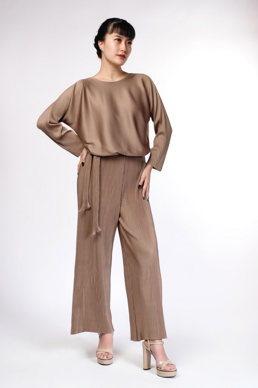 Pleated Jumpsuit with Ribbon Brown