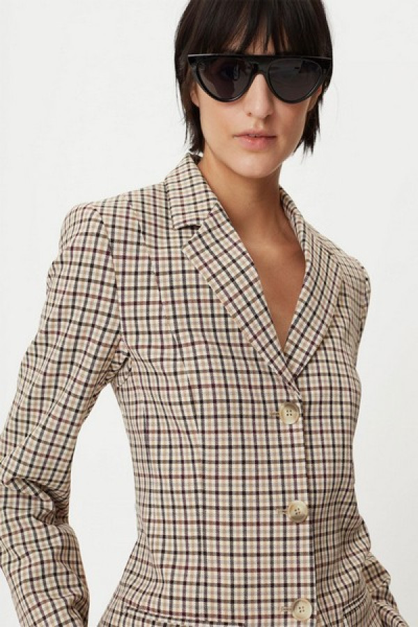 https://stylease.co/uploads/products/Cjznaq6HybiLYQ7gUXr4U1cxBevps1SrvRHYEtHa.jpg