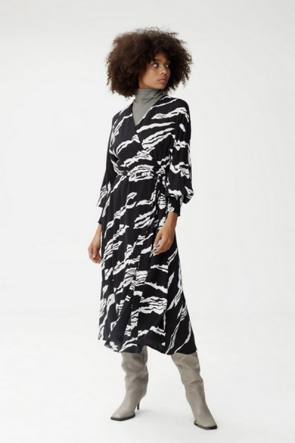 https://stylease.co/uploads/products/OrV8m1pDvFirEZxPfndwbteCH7pBicRJVZmywI3n.jpg
