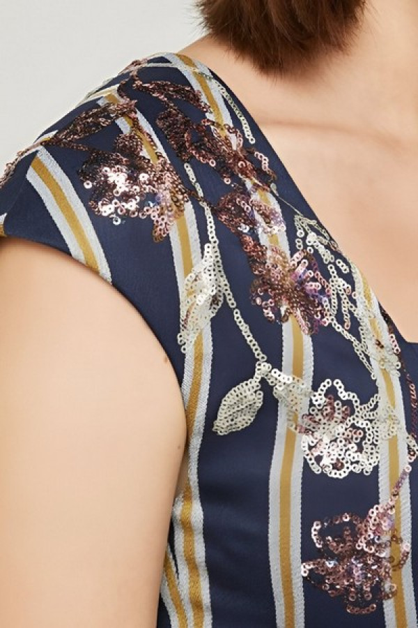 https://stylease.co/uploads/products/PMIEBOLDkxvVN0zKdZ8MPaC6HX5X2frAS2451a2p.jpg