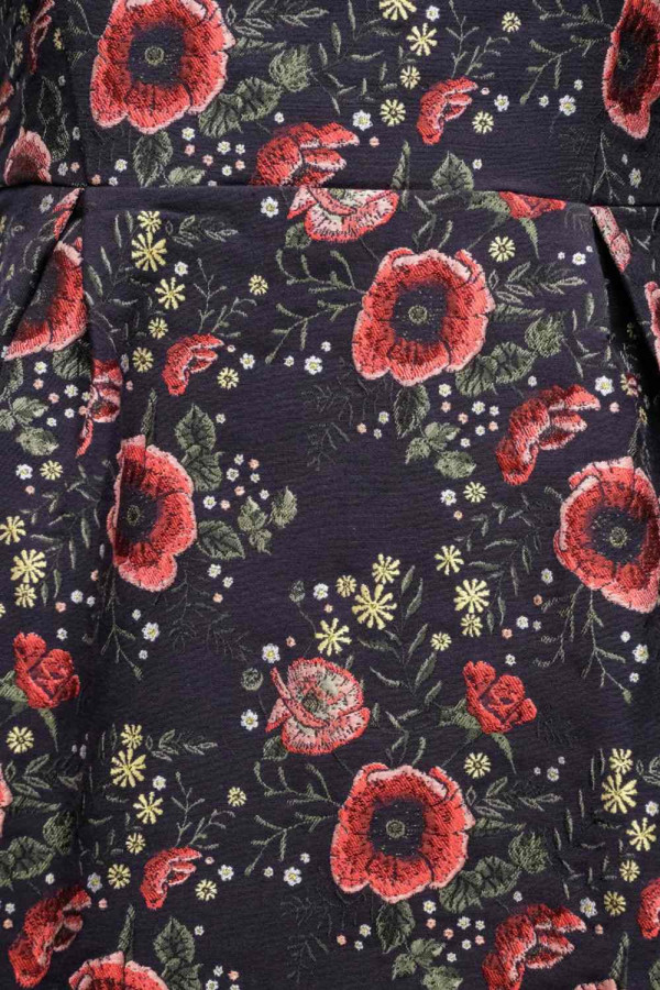 https://stylease.co/uploads/products/RwHMFq2BvUfHFxdskawDPI8kmOM1aX97b3Q3nHRA.jpg