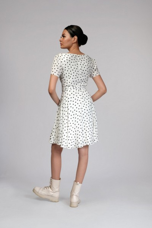 https://stylease.co/uploads/products/V4Yg9oRl7JXbIi5H14zaxrSeWLhW7Ur6RYdGEvIs.jpg