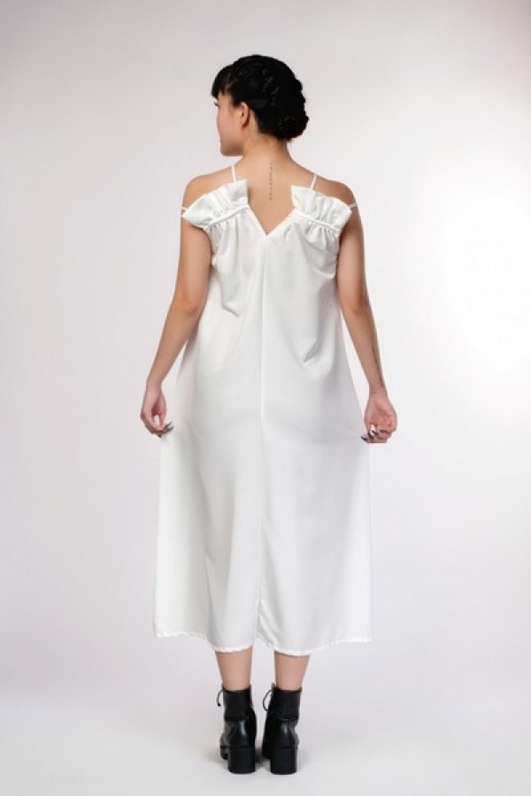 https://stylease.co/uploads/products/VVQ66b3qX8bh1NNFUYaEUDDJETc9lC2TrEnI6Q9W.jpg