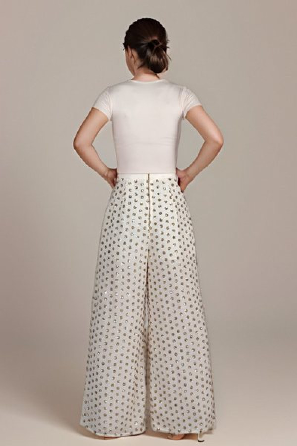 https://stylease.co/uploads/products/a7iyb8OBh87unImYDKghdCACPEkjOgsIHAc6QL37.jpg