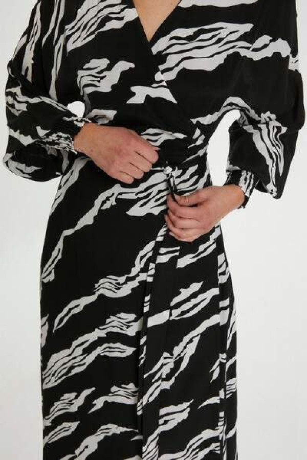https://stylease.co/uploads/products/jZ52j0PsvDuouPRHWaA9tyslF5VIuzuKPqRpprQb.jpg
