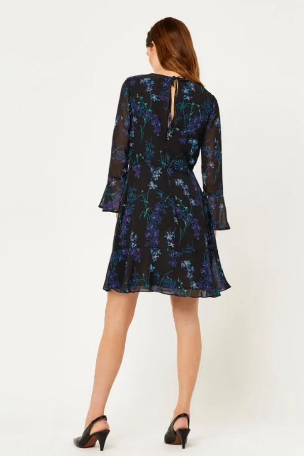 https://stylease.co/uploads/products/kc0s8iP84WTKzxNEO7zEyNxkQWrtCGvdXNLw9aUR.jpg