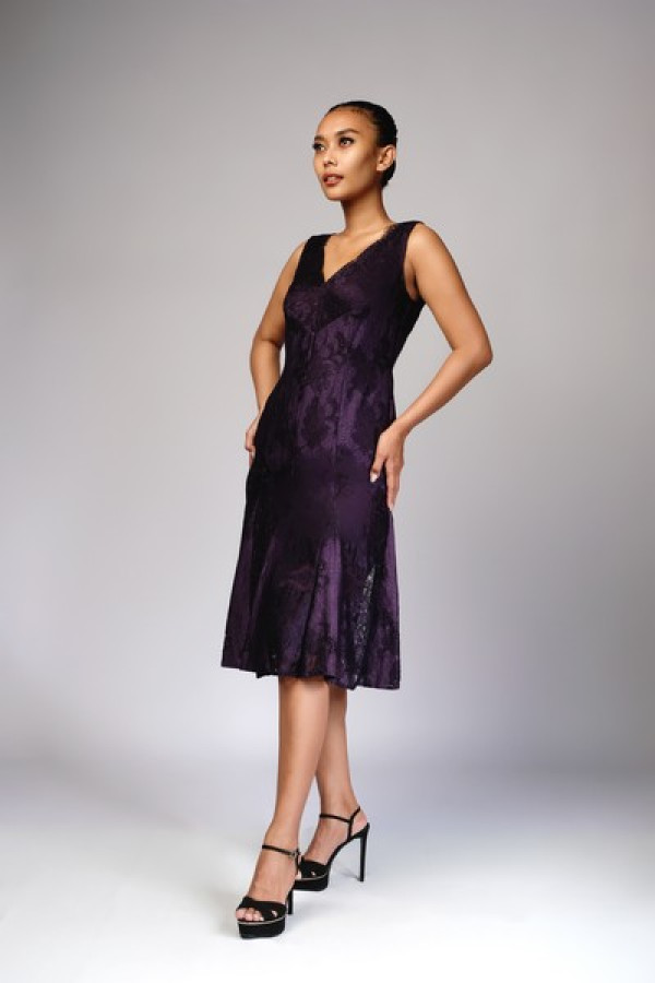 https://stylease.co/uploads/products/ny1pBzKBZ18komdZ4HbZ1vvfuSaG73SV9zwUZ4QO.jpg