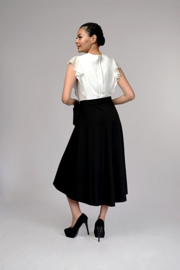 https://stylease.co/uploads/products/x4nHGVrKR5SQ44g3Zjx3sWwPoLJLCO1oRlRHqBBn.jpg