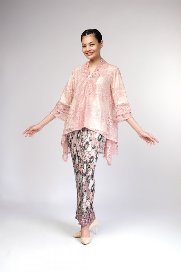 Elegant Pink Kebaya with Silver Flower Brooch